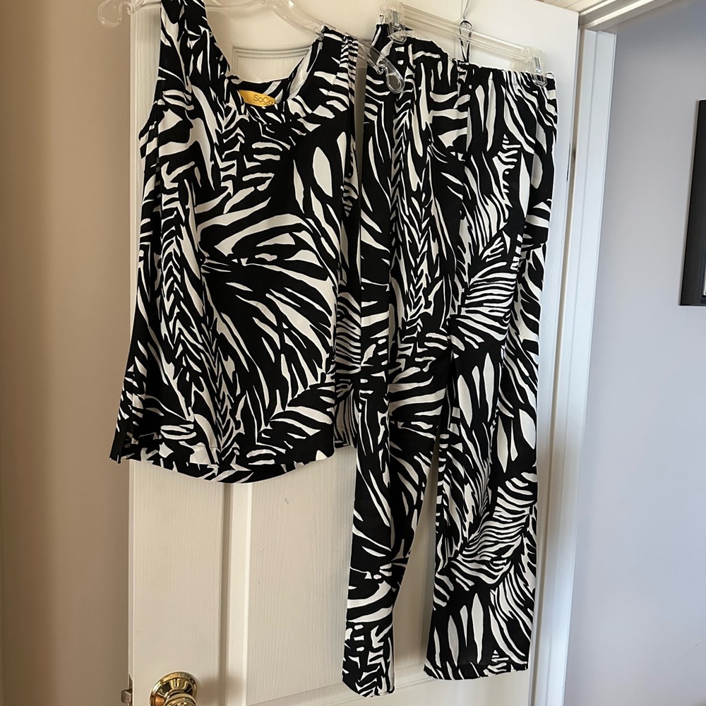 SoCa ST. JOHN silk set ( top and pants)
